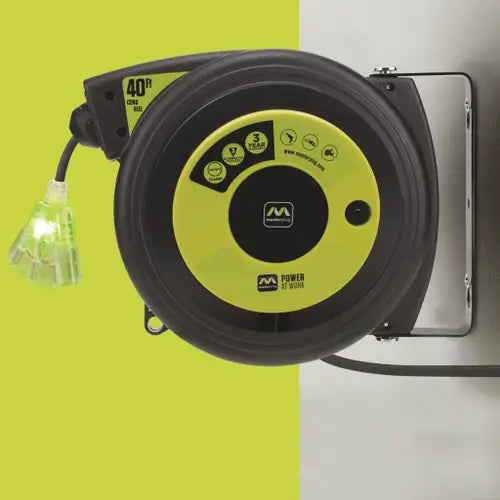 Extensión Eléctrica Automática Retráctil 12 Metros Calibre 12 AWG Uso Rudo Con Bracket De Montaje - LUCECO
