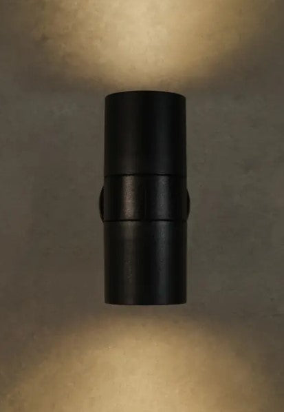 Arbotante Cilindro 2XGU10 Aluminio Negro IP54 - Ilumileds