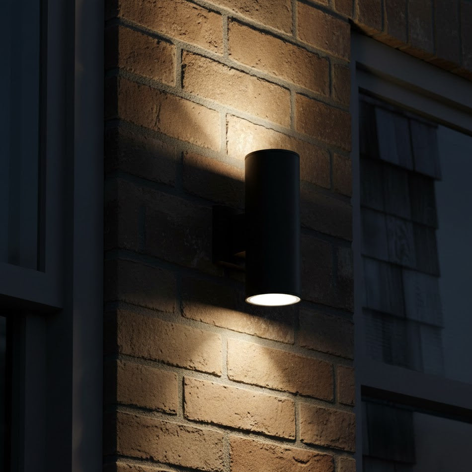 Luminaria Arbotante Doble ILUCIL2E27IP54B  Negro  Base E27 IP54 ILUMILEDS