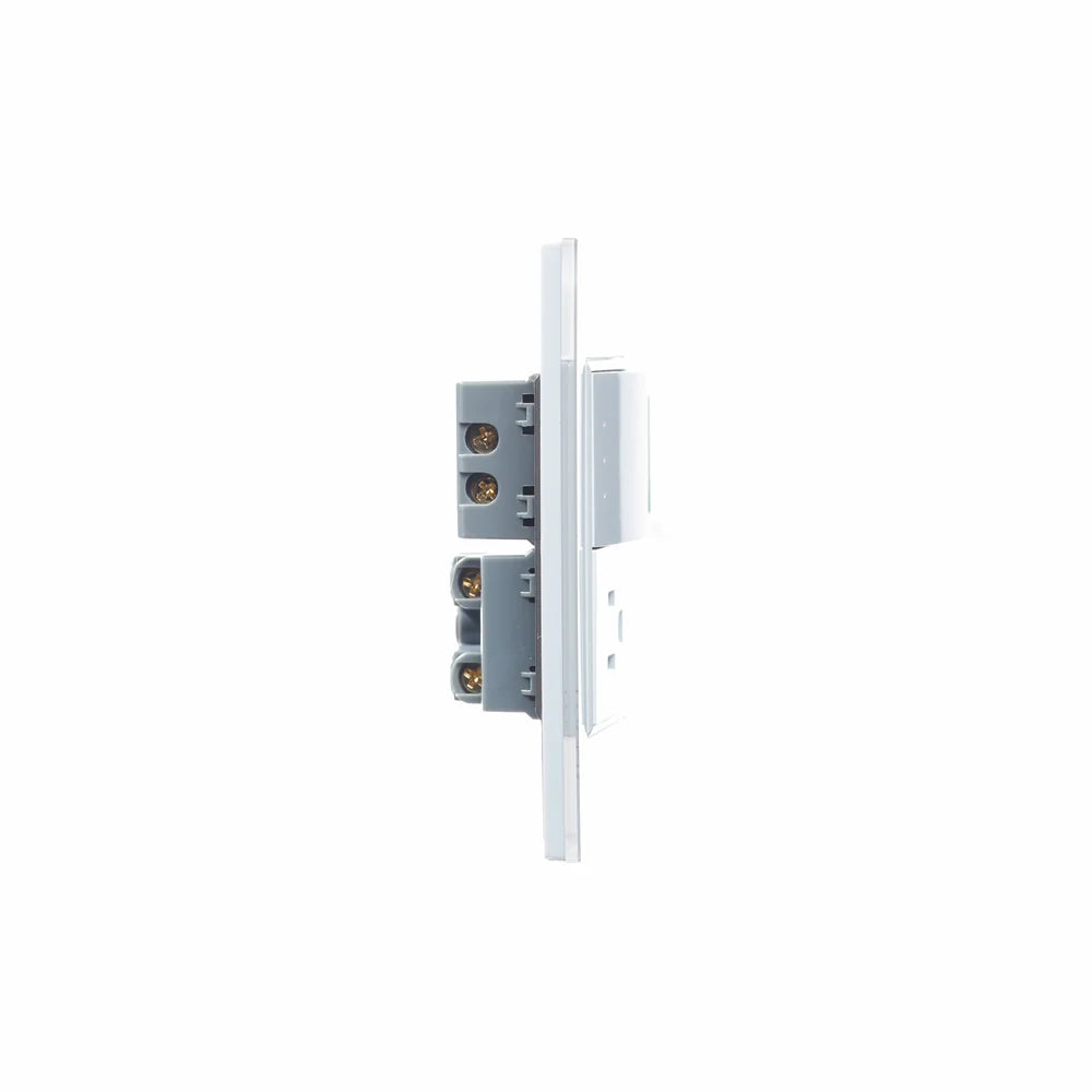 Placa con 1 Interruptor de Escalera y 1 Contacto de 1.5 Módulos, Cristal Blanco - LUCEK