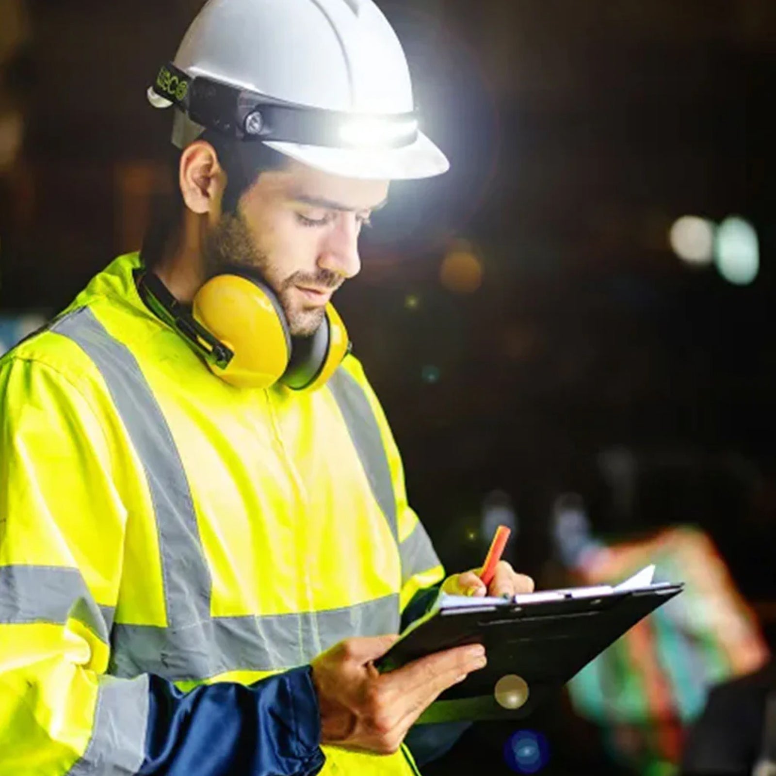 Lámpara de Cabeza USB Recargable Luceco: Flexible, 5W y 350lm con 4 Modos de Luz